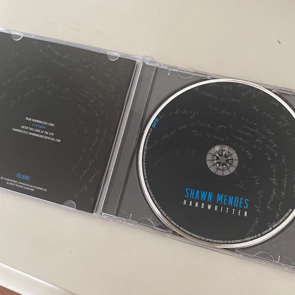 Shawn Mendes Handwritten Album - Picture 2 of 3